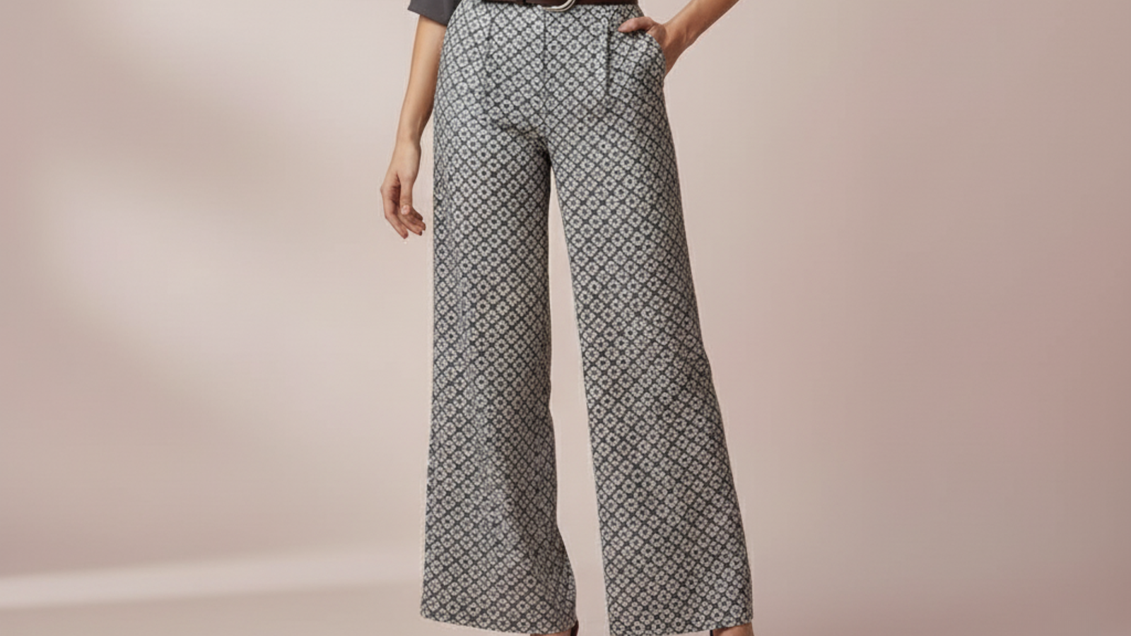 trousers-inverted-triangle-body-shape
